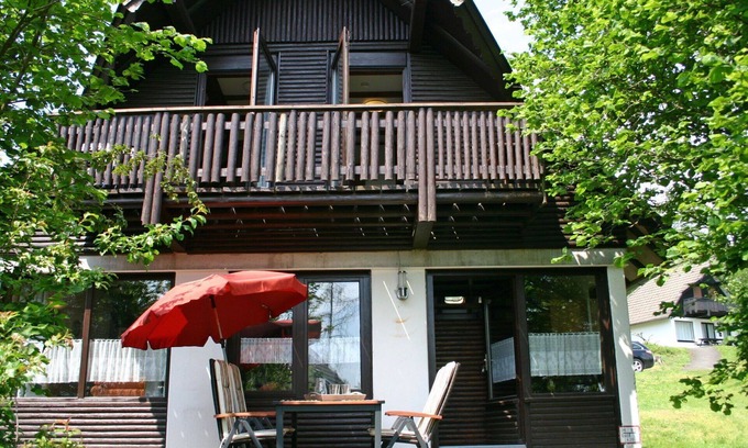 Frankenau House | Nice apartment in villa for 3 guests with WIFI, TV and terrace