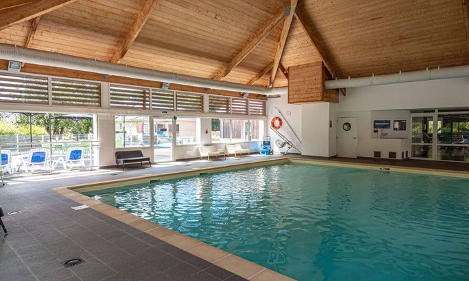Saumur House | Nice apartment in villa for 4 people with pool, internet, TV, terrace, pets allowed and parking