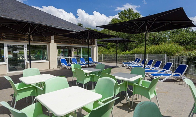 Saumur House | Nice apartment in villa for 5 guests with internet, pool, TV, terrace and pets allowed