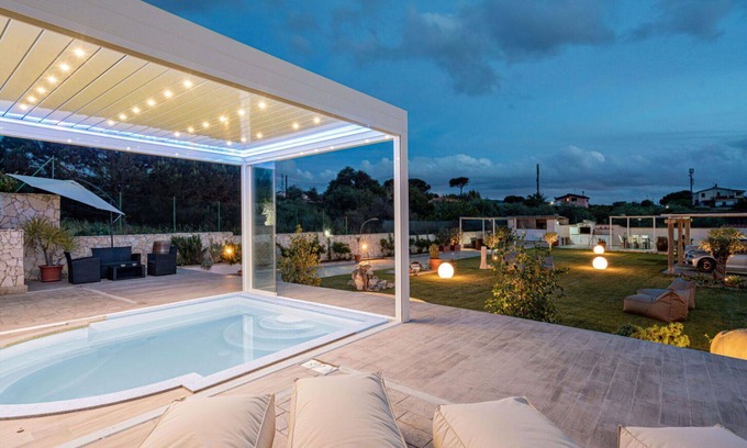 Eden Beach Villa | Nice apartment in villa for 3 people with WIFI, pool, A/C, TV and patio