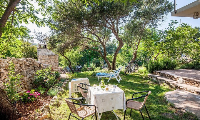 Vinjerac Apartment | Nice apartment in Vinjerac with kitchen
