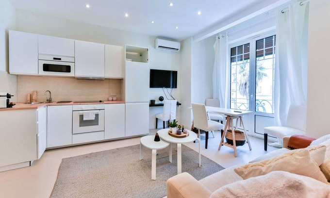 Juan-les-Pins Apartment | Nice apartment Juan-Les-Pins - 300m Beach