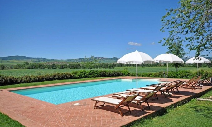 Gallina Apartment | Nice apartment with WIFI, pool, TV, panoramic view and parking, close to Montepulciano