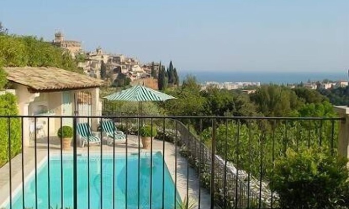 Cagnes-sur-Mer Apartment | Nice apartment with pool near Nice. 4 pers, aircondition, internet