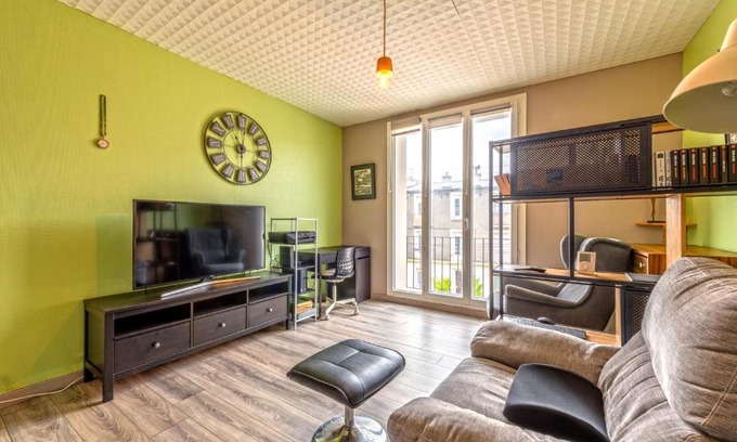 Rive Droite Apartment | Nice apartment with garage near the sea