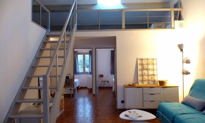 Bandol Apartment | Nice apartment with pool - near the beach