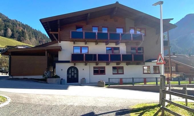 Viehhofen Apartment | Nice apartment with terrace in prime location