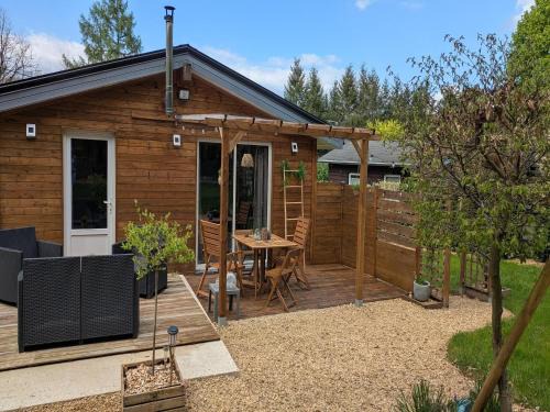 Saint-Leger Ski Chalet | Nice chalet by the woods in Saint-Léger