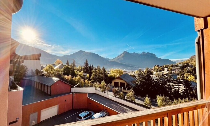 Forville Apartment | Nice Cosy Apt With Balcony In Briançon
