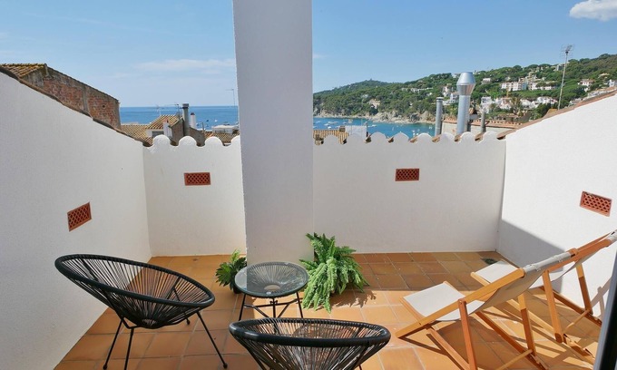 Calella de Palafrugell Apartment | Nice duplex with terrace