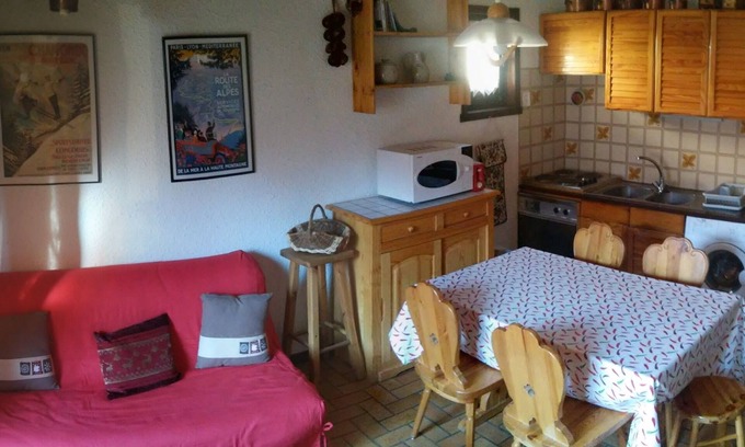 Monetier-les-Bains Apartment | Nice duplex 6 pers, village center, south balcony mountain view, near the slopes