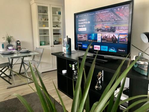 Le Pecq Apartment | Nice flat close to Seine river in Paris