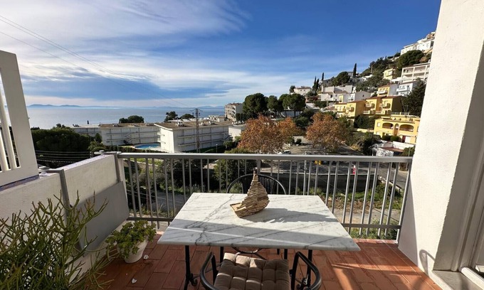 Santa Margarida Apartment | Nice flat with sea view in the beautiful Almadrava beach. AV-76