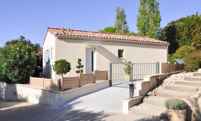 Arpaillargues-et-Aureillac House | Nice holiday home with private terrace, Arpaillargues-et-Aureillac