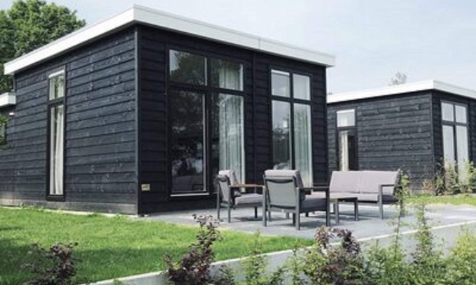 Zuna Cottage | Nice Holiday Home at a Holiday Park in Twente