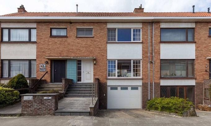 Mariakerke House | Nice holiday home in Ostend by the sea with a terrace