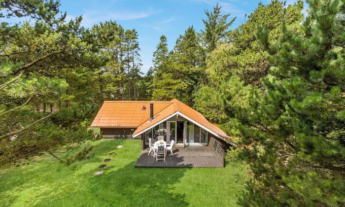 Ho House | Nice home in Blåvand with WiFi