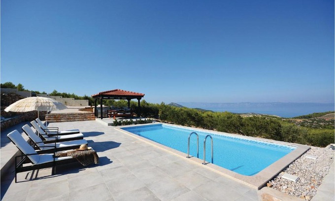 Gdinj House | Nice home in Gdinj with 2 Bedrooms, WiFi and Outdoor swimming pool
