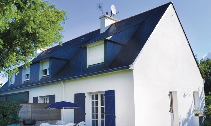 Pleuven House | Nice home in Pleuven with WiFi