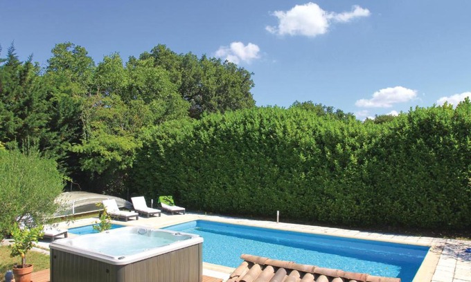 Puygiron House | Nice home in Puygiron with Jacuzzi, Sauna and Outdoor swimming pool
