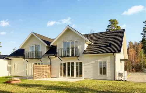Vastervik House | Nice Home In Västervik With Lake View