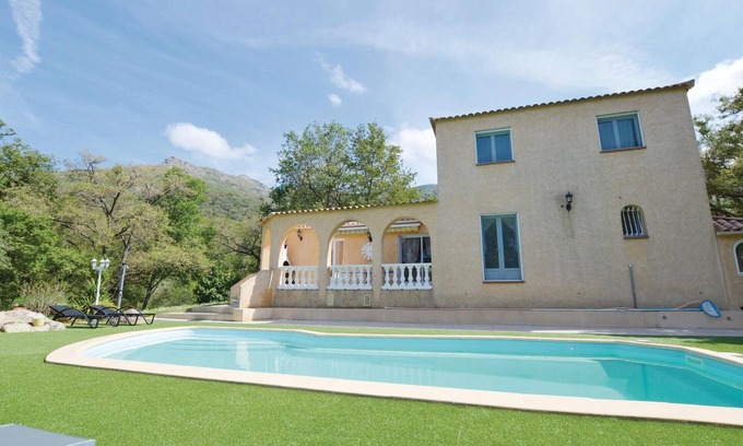 Ville-di-Paraso House | Nice home in Ville di Paraso with WiFi