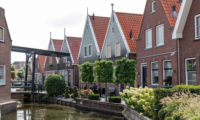 Volendam Apartment | Nice hotel room only 1 km from Volendam Centre