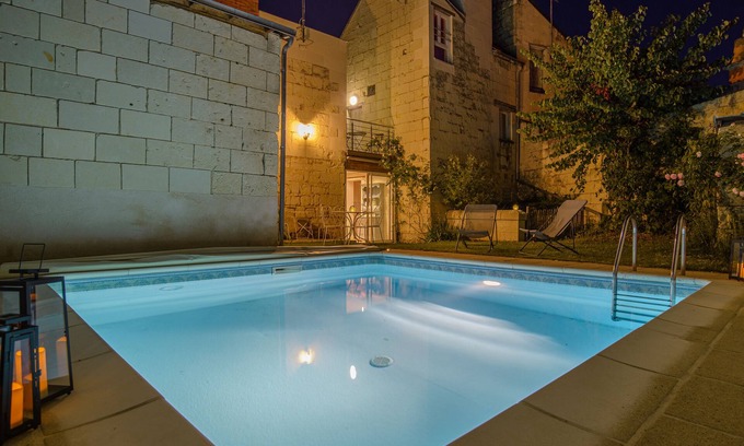 Fontevraud-l'Abbaye House | Nice house with pool in the heart of the village