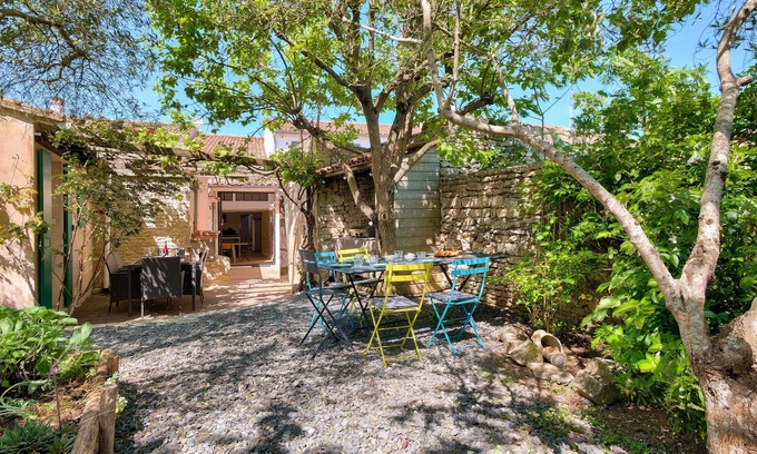 Le Bois-Plage-en-Re House | Nice house with shady garden for 11