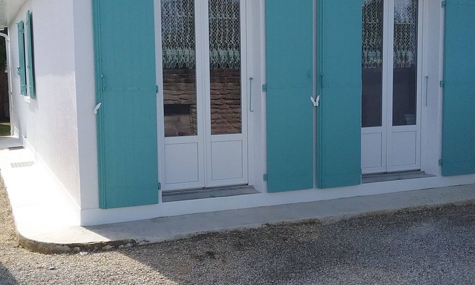 Les Portes-en-Re House | Nice house near shops and beach 4 people