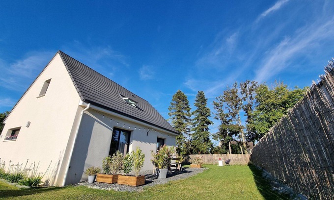 Amfreville House | Nice House With Terrace Garden In Amfreville