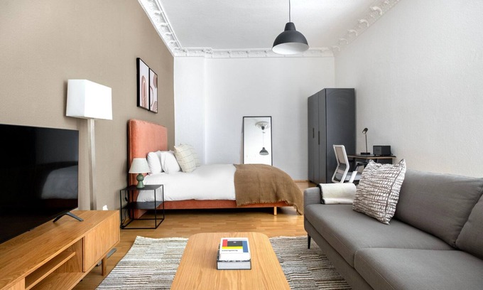 Prenzlauer Berg Apartment | Nice Prenzlauer Berg Studio, nr Mauerpark, by Blueground