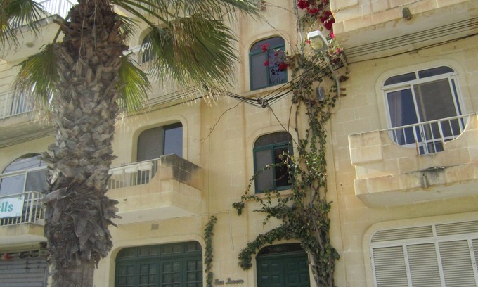 Xlendi Apartment | Nice, private, air-conditioned vacation apartment with 3 bedrooms