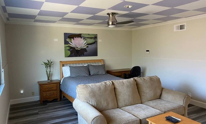 East San Jose House | Nice & Quiet Master Bedroom, Centrally Located, AC, Free Parking