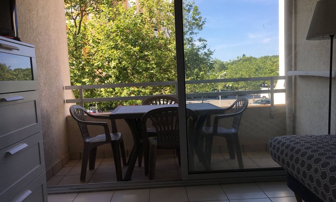 Carnon-Plage Apartment | Nice studio with terrace, 10 min walk from the beach
