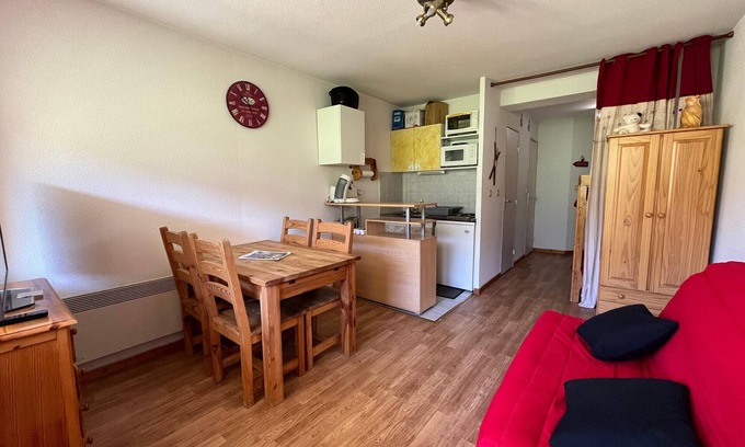 Le Sauze Apartment | Nice T2 at the foot of slopes with garage and balcony