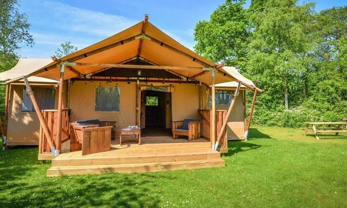 Mol House | Nice tent lodge near a lake