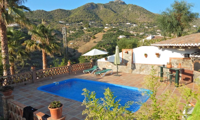 Frigiliana Cottage | Nice villa in the tranquility of the mountain and very close to the beach