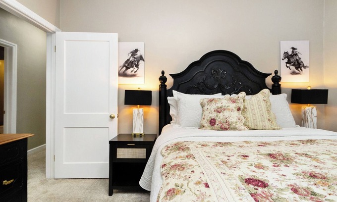 Herington Apartment | Nicely Located 2-bedroom duplex apartment newly updated in Herington.