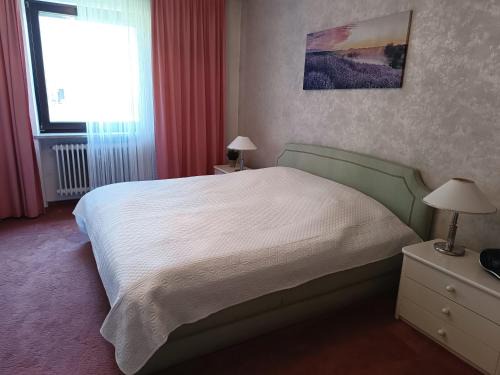 Tutzing House | Nichtraucher-Zimmer, mit Sonnenaufgang, Kühlschrank, Ventilator und ruhiger Innenhof Obergeschoss bei Koberstein