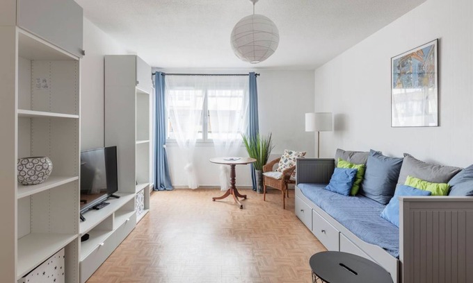 Quartier Chorier-Berriat Apartment | Nicolas III: 2 bedrooms, parking, balcony, comfortable and quiet