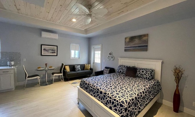Royal Bahamian Estates Apartment | Nicoles Nest Brand New Exquisite Studio Hideaway