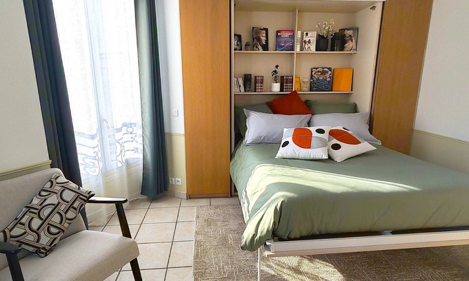 Hopital Saint-Louis Apartment | Nid Douillet et Lumineux