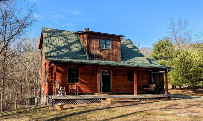 Rockbridge Cabin | Nido Cabin - Close to attractions, Hot Tub, Game Room, Massage Chair