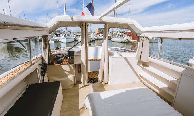 Bassins a Flot Boat Rental | Nightboat Péniche