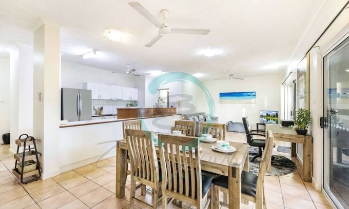 Nightcliff Condo | Nightcliff Foreshore: Pool ~ Outdoor Dining ~ BBQ