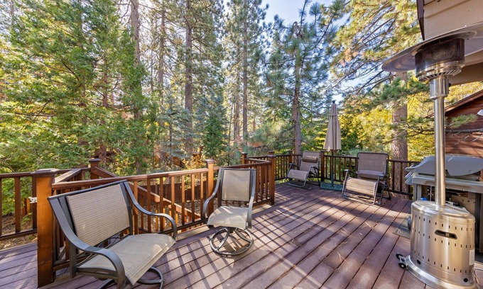 Tahoe Sierra Estates House | Nightingale Retreat in Tahoe City by Tahoe Getaways - Pet-Friendly w/Private Beach