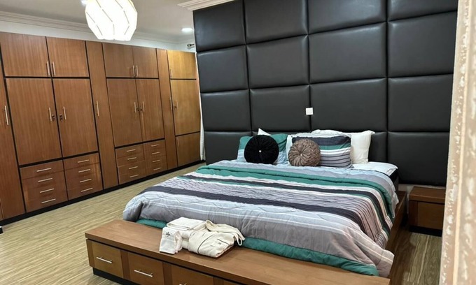 Ofin Apartment | Nigus House Oniru