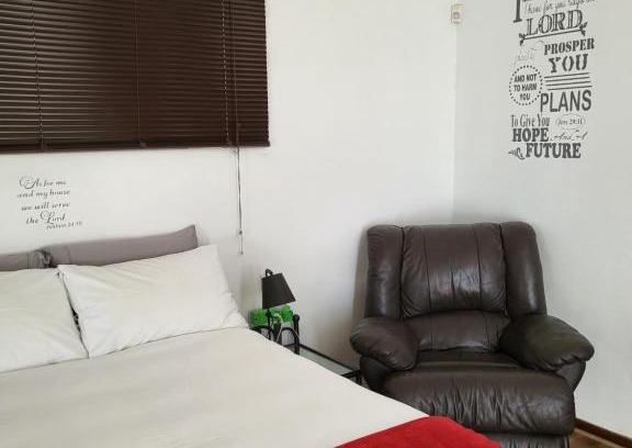 Kimberley House | Nikita's Self-catering Haven 2