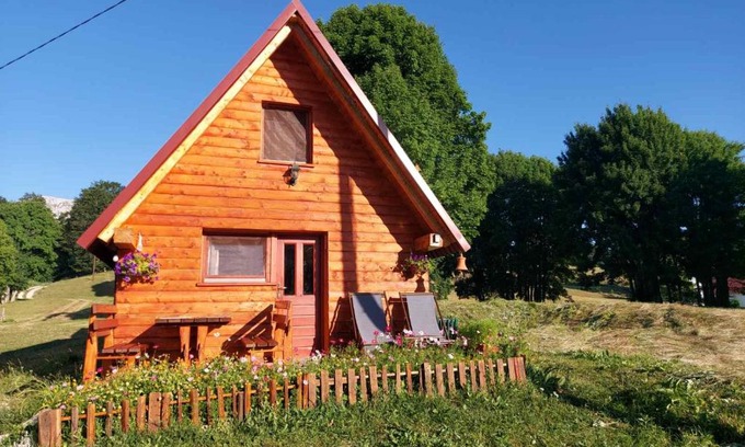 Virak House | Nikitovic house